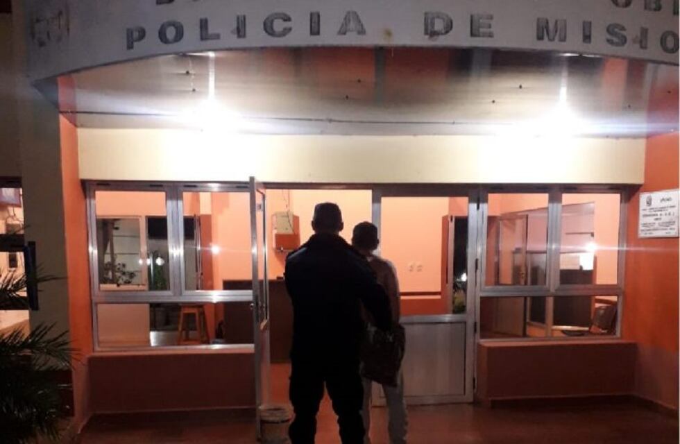 Lo detuvieron porque atemorizaba a la gente con un machete