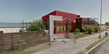 Se incendió un parador en el balneario Thompson en Paraná