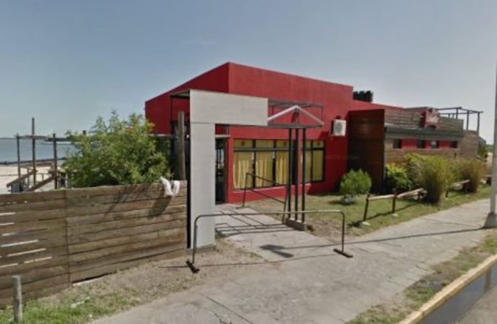 Se incendió un parador en el balneario Thompson en Paraná