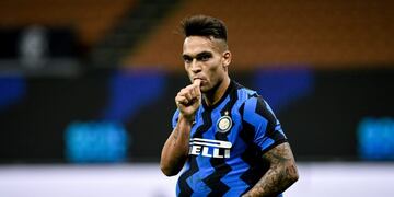 26 September 2020, Italy, Milan: Inter Milan's Lautaro Martinez celebrates scoring his side's first goal during the Italian Serie A soccer match between inter Miland and Fiorentina at the San Siro Stadium\u002E Photo: Piero Cruciatti/LaPresse via ZUMA Press/dpa