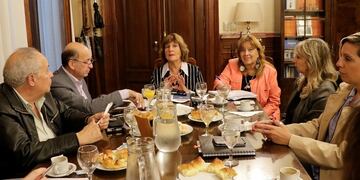 Presentan proyecto para el mantenimiento de edificios patrimoniales\u002E (Comunicación Gobierno Tucumán)