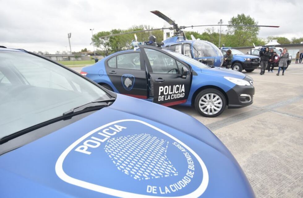 Un cabo de la Policía de la Ciudad mató de un balazo a su expareja e intentó suicidarse