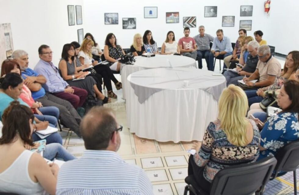 Presentaron una línea de acción prioritaria para que los chicos estén en la escuela