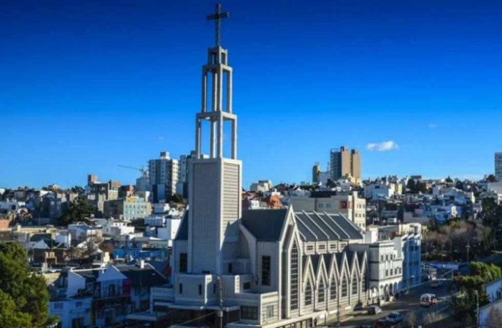 Luque recibió al Obispo para avanzar en un trabajo social en conjunto