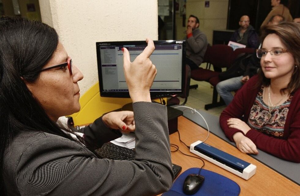 En un Centro de Atención Unificado de Mendoza atienden en lenguaje de señas