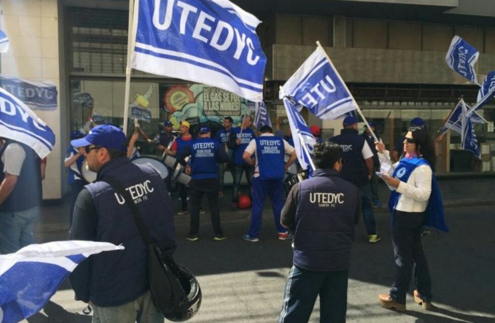 Empleados de Colón y Unión realizan un paro por tiempo indeterminado por falta de pago