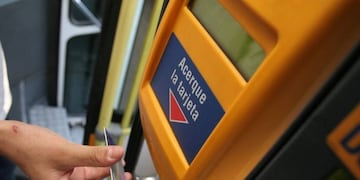 El sistema Multipago permite abonar sin contacto en toda la red interurbana y avanza hacia las líneas rurales.