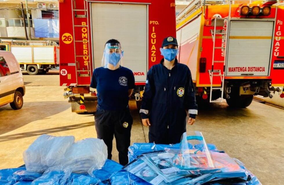 Los Bomberos Voluntarios de Iguazú recibieron donaciones para la lucha del Covid-19