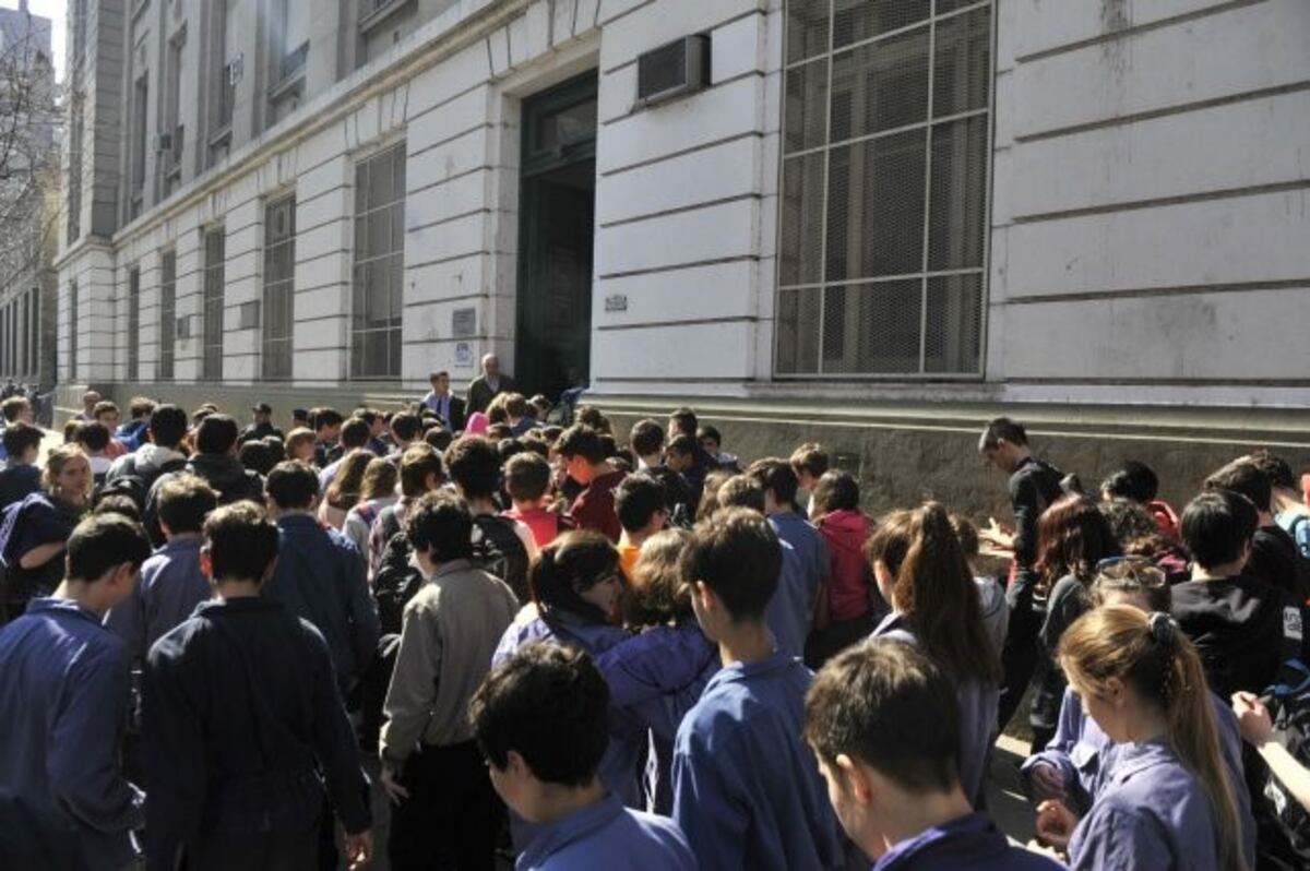 Padres de alumnos de escuelas de la UNR reclamaron por la vuelta a clases\u002E (Archivo)