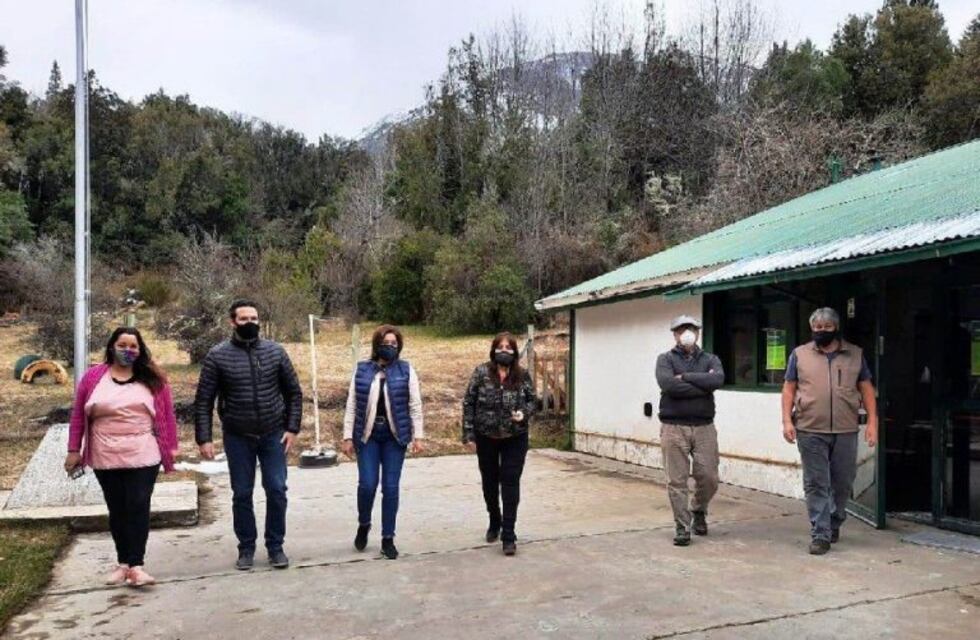 Arabela Carreras visitó Villa Mascardi tras las marchas contra la toma de tierras