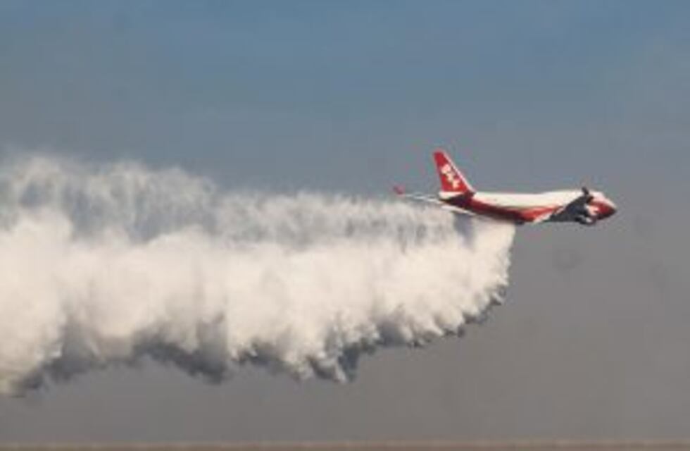 El super avión que operan en Chile para combatir los incendios forestales