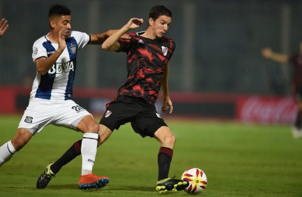Talleres perdió con River, por el doblete de Nacho Fernández