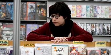 Los jóvenes están cerca de los libros y de las redes sociales a la vez (DPA)