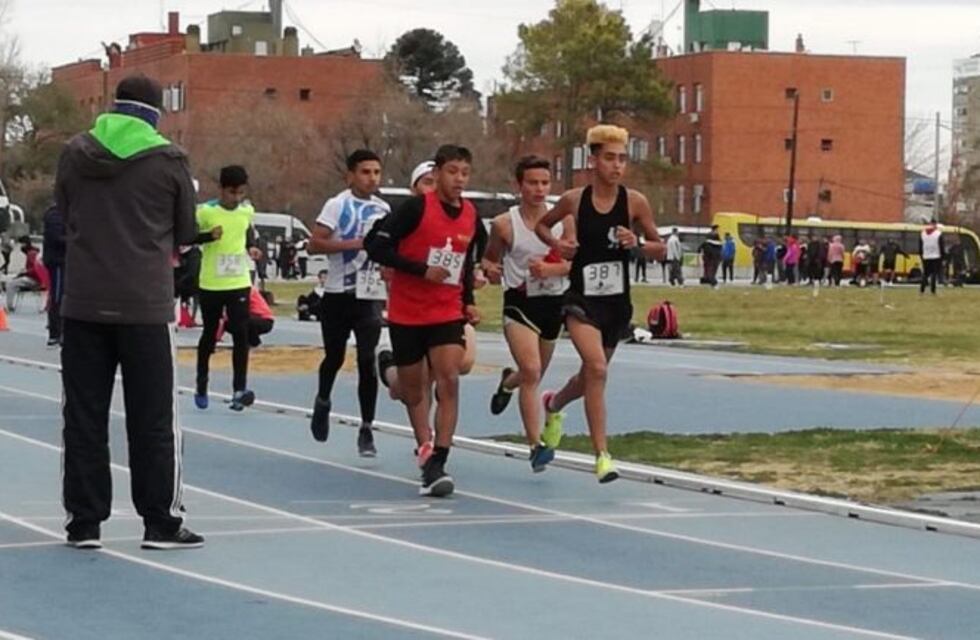 Un atleta de Pueblo Belgrano compite por el pase a la Final Nacional de los Juegos Evita