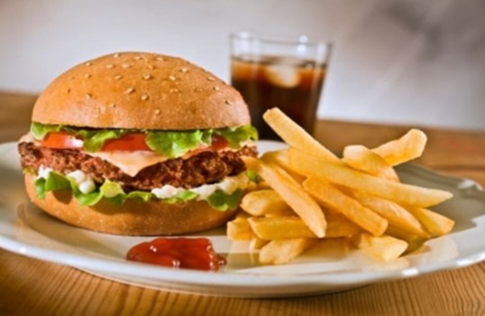 Proponen que locales gastronómicos tengan menús saludables para los más chicos