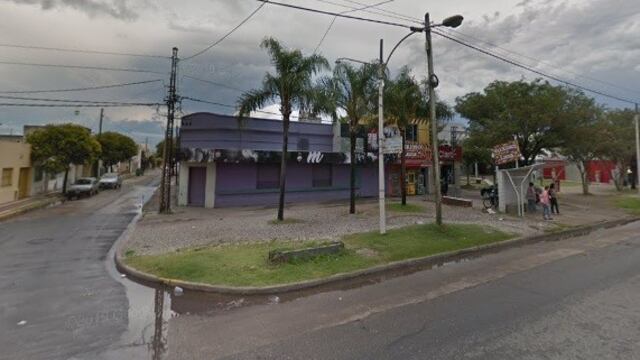 Mora, boliche de la localidad de Capitán Bermúdez\u002E (Street View)