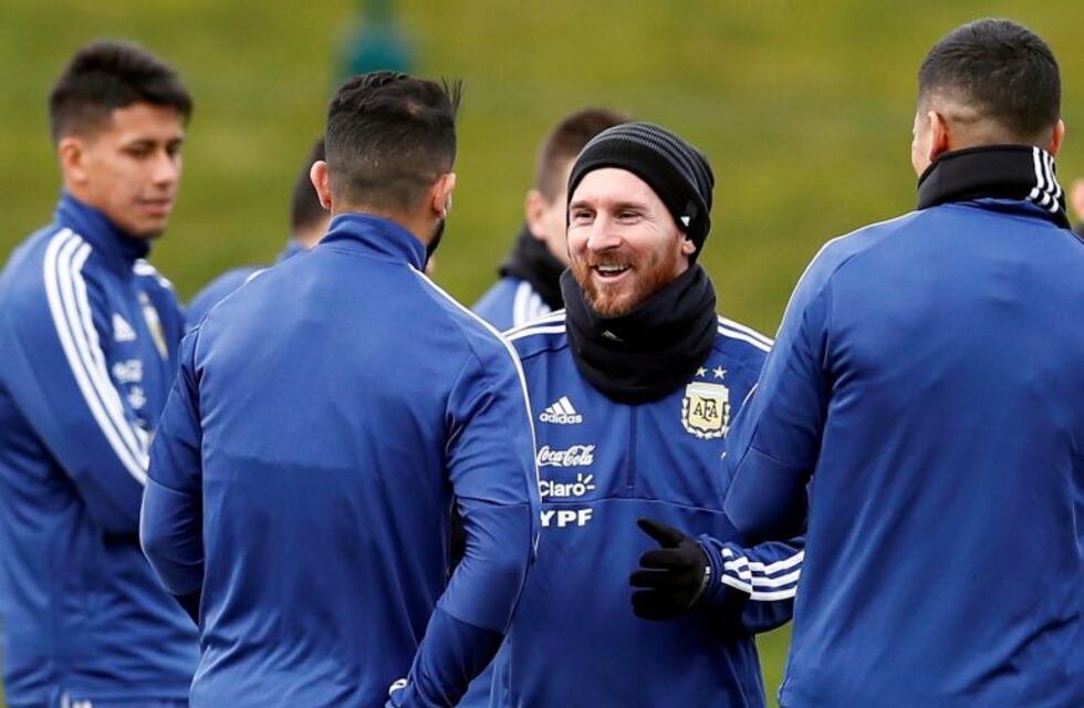 Las mejores fotos de la primera práctica de Messi con Argentina en Manchester