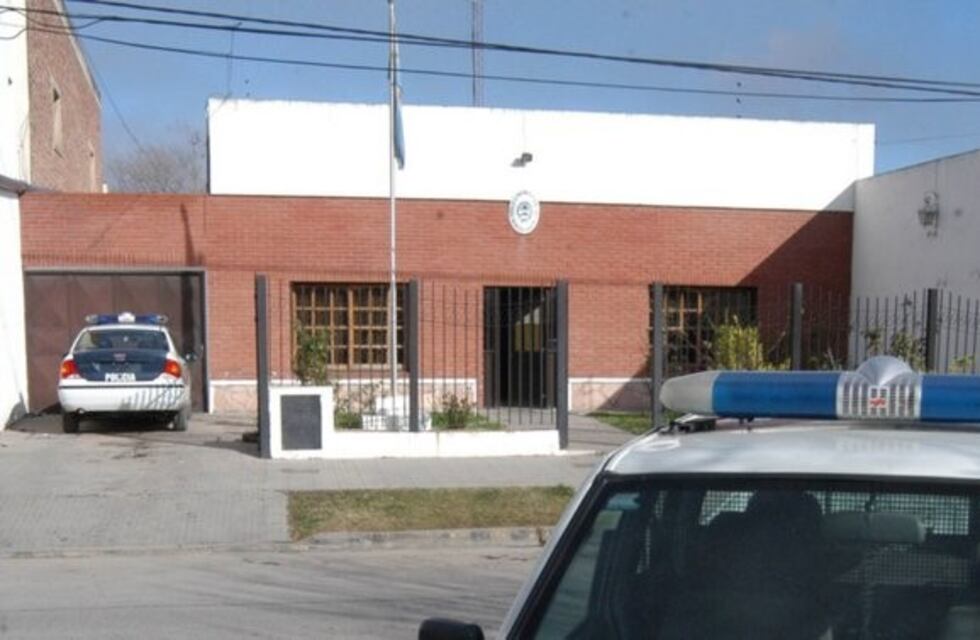 Lo sorprendieron con las manos en el alambrado