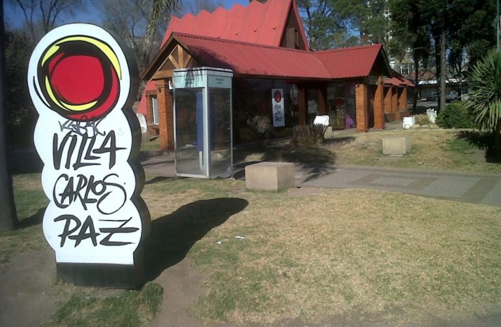 Carlos Paz se muestra al mundo