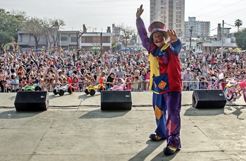 Festejo anticipado del Día del Niño con shows, juegos y sorteos