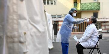 Coronavirus: la OMS aseguró que es 10 veces más letal que la gripe A\u002E (AFP)