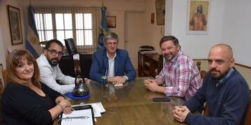 Ongarato y secretarios Municipales con Santiago Igón