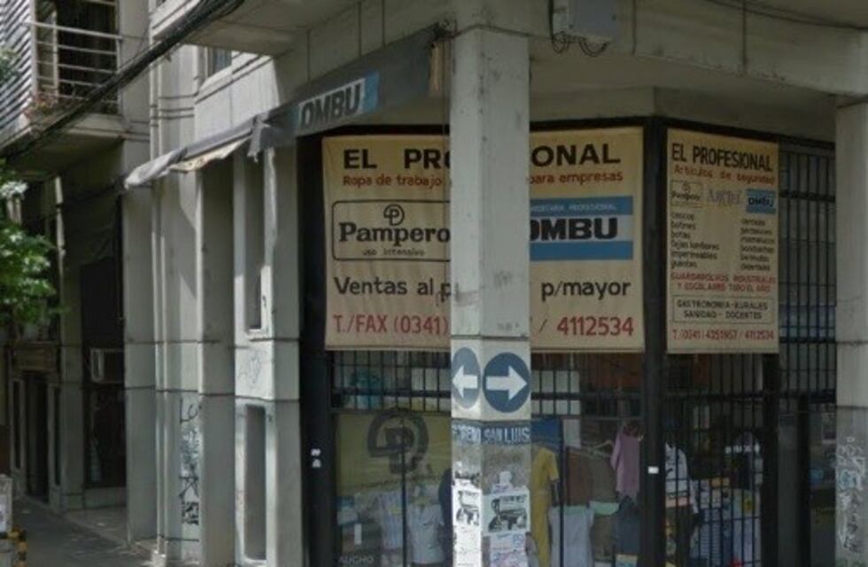 Delincuentes rompieron la vidriera de un local y se llevaron varias prendas