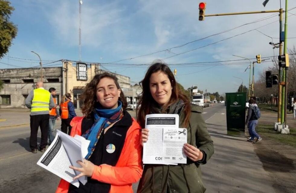 En Zavalla llegaron a la vera de la ruta 33 para dar clases y defender la universidad pública
