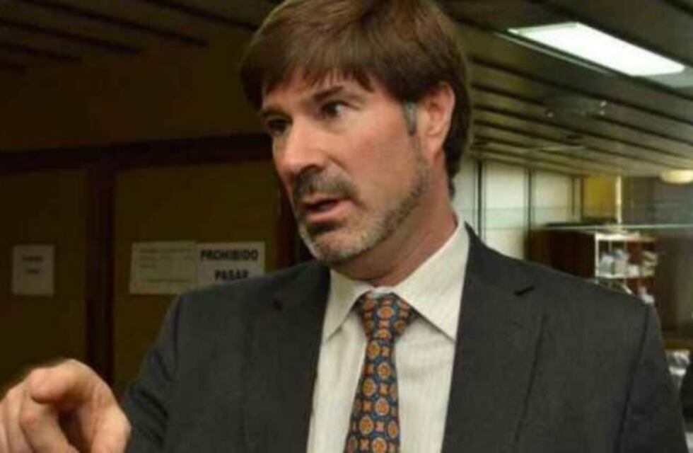 Robaron dos computadoras al fiscal federal Enrique Senestrari