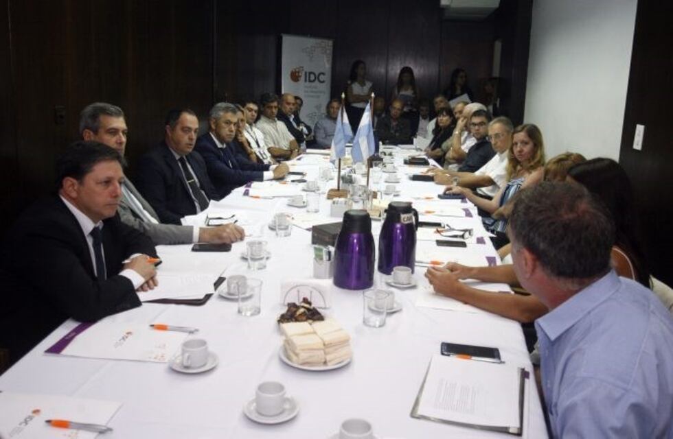 El sector público y privado trabajan en conjunto para combatir el mercado ilegal