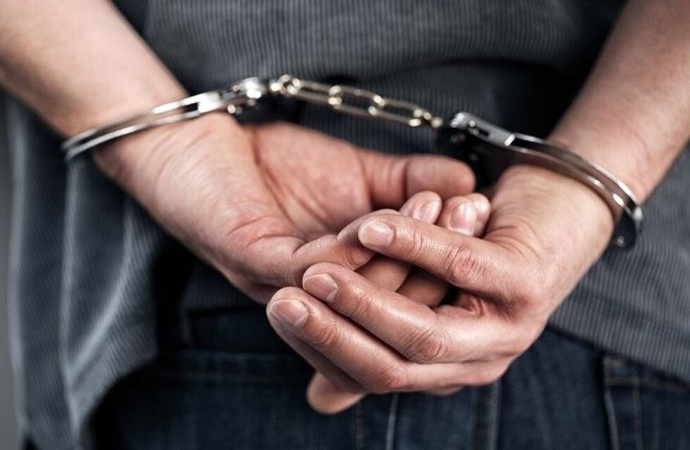 Lo acorralaron, y se entregó a la Justicia el prófugo de Villa Parque Santa Ana