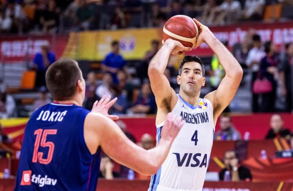 Luis Scola se transformó en el basquetbolista con más partidos jugados en mundiales