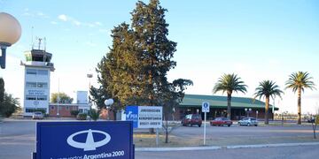 Llaman a licitación para instalar un nuevo sistema de control y balizas en el aeropuerto de San Rafael.