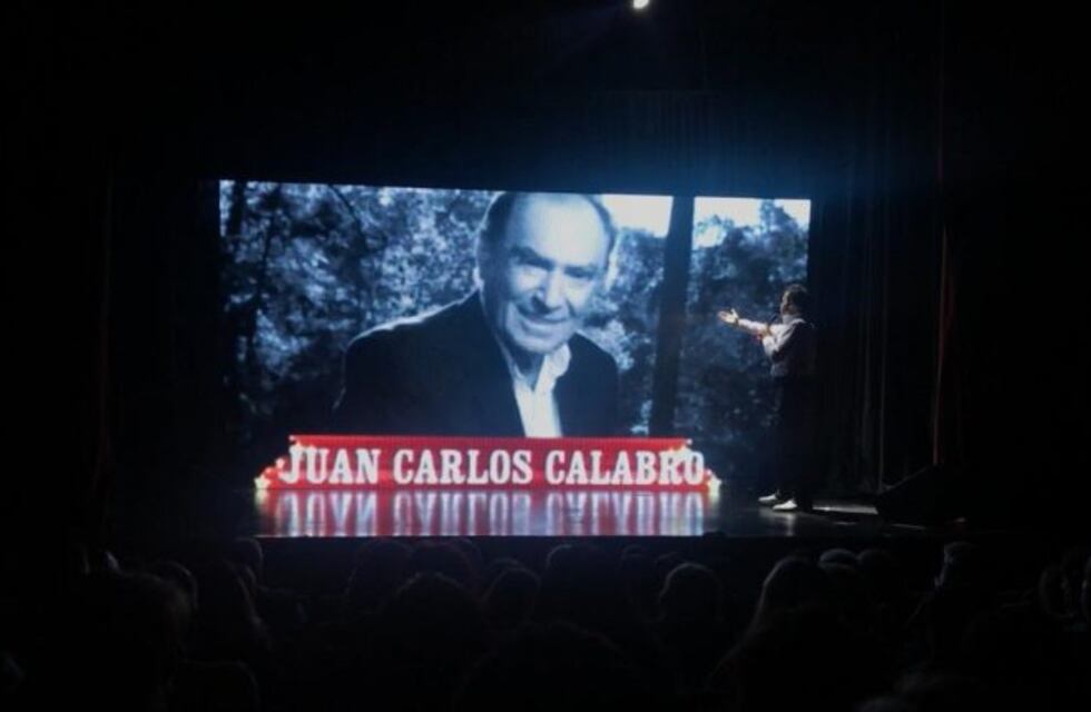 Álvaro Navia y un emotivo homenaje a Juan Carlos Calabró