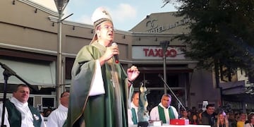 Emotiva misa del obispo de Mar del Plata en Villa Gesell, a un mes del asesinato de Fernando Báez Sosa (Foto: Prensa Obispado MdP)