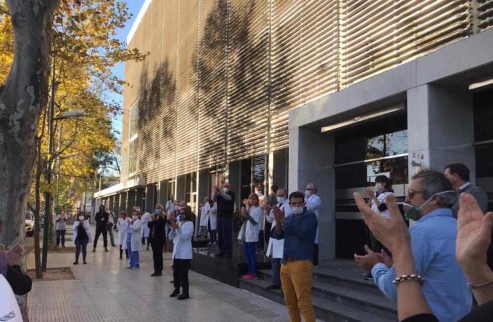 Ruidosa protesta de médicos rafaelinos en apoyo a sus pares cordobeses