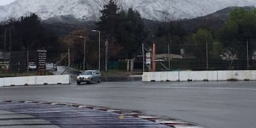 Las cumbres del paisaje que corona Potrero de los Funes también quedaron nevadas\u002E