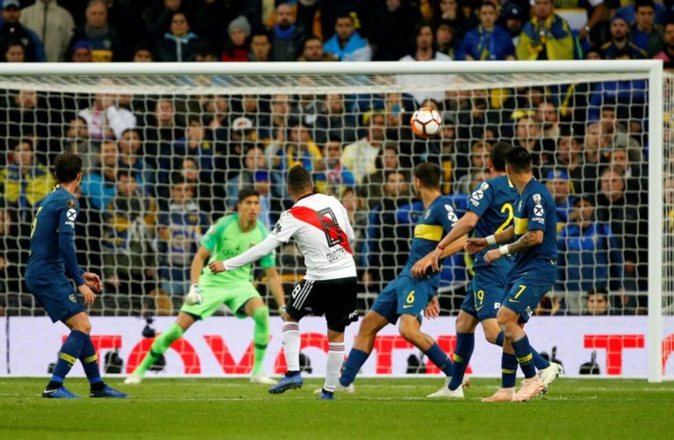El golazo desde afuera del área de Juanfer Quintero que puso el 2-1 de River