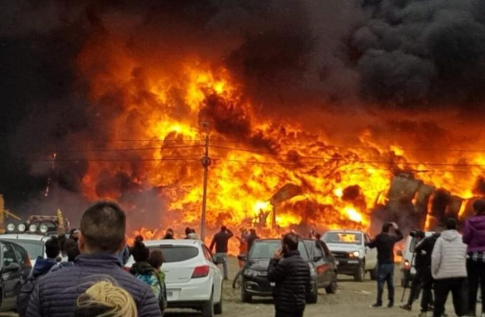 Se incendia una fábrica de plásticos en Tierra del Fuego