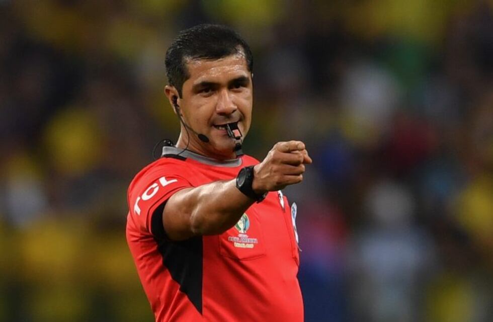 Habló Roddy Zambrano, el árbitro de la polémica semifinal entre Brasil y Argentina