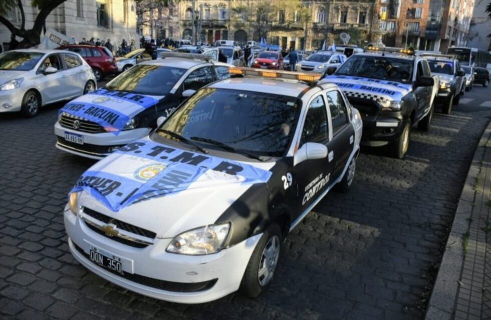 Uso de vehículos municipales en la protesta: Javkin buscó "evitar el debate público" sobre el tema