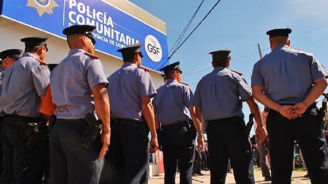 agentes, oficiales y comisarios de la policia de santa fe