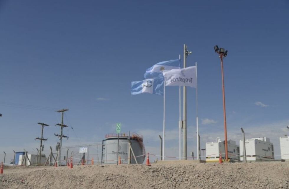 Aranguren inauguró una planta separadora de gas de Tecpetrol en Vaca Muerta