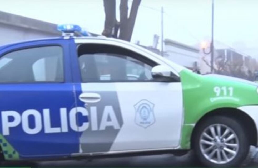 Una policía resultó gravemente herida luego de enfrentarse con ladrones que asaltaron a jubilados en La Plata