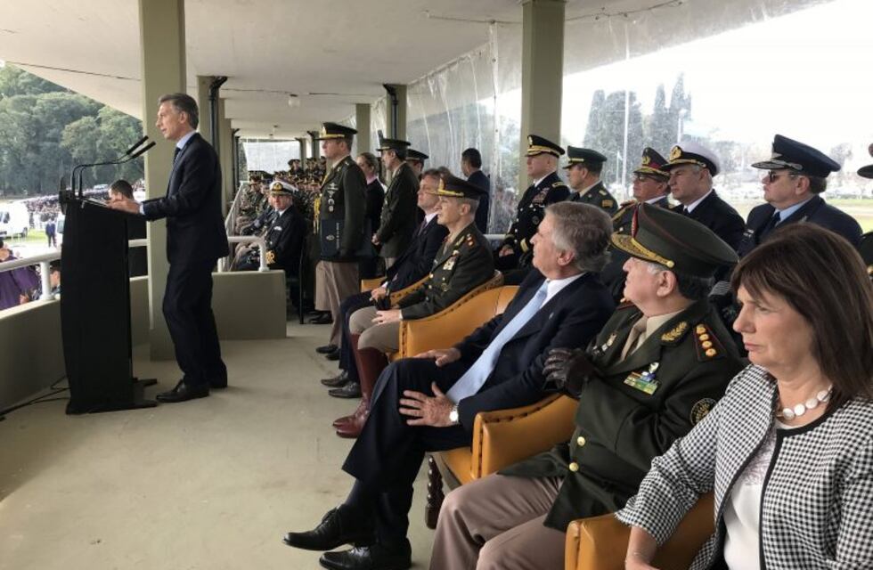 Macri le pidió a las Fuerzas Armadas que se adapten "a las amenazas del siglo XXI"