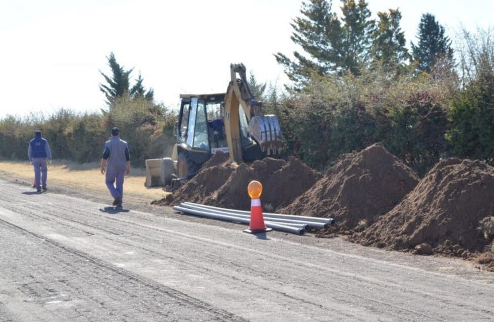 Extienden la red de agua potable en los parajes y distritos