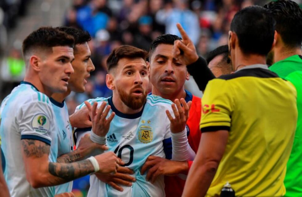 La AFA intentará que Conmebol le reduzca la sanción a Lionel Messi