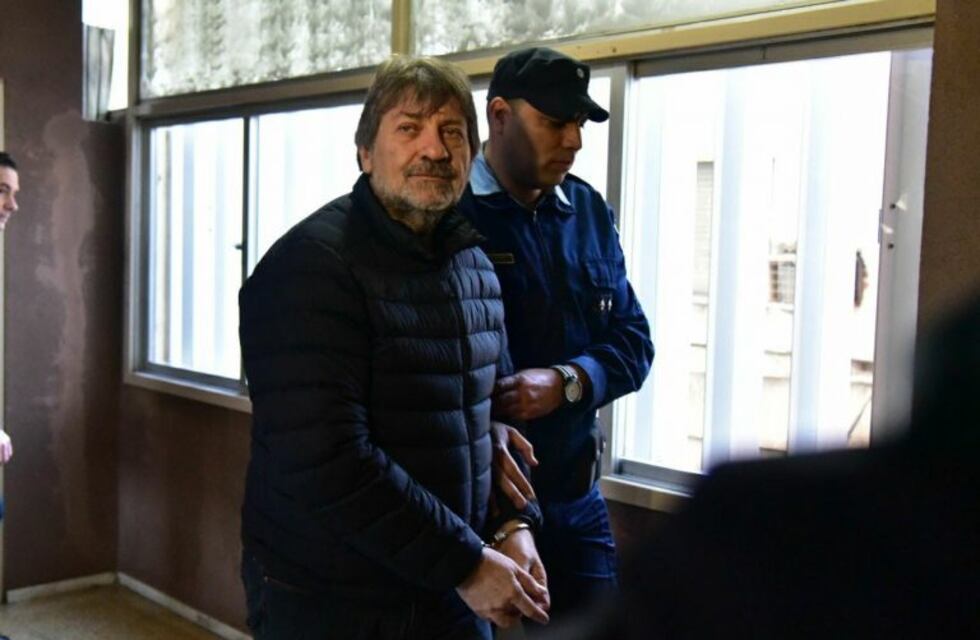 En fotos: así se llevaron esposado al sindicalista Eduardo Brandolín