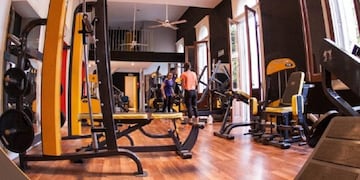 Los establecimientos deben dejar de funcionar hasta el viernes 21 de mayo en 14 departamentos. (Cal Lois)