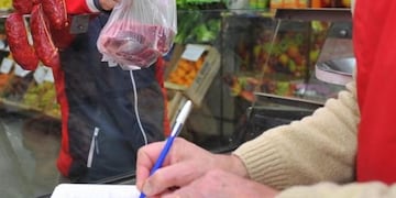 Cada vez más rosarinos compran fiado en almacenes